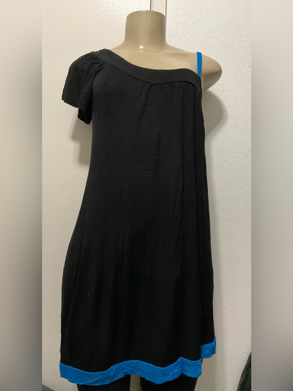 A women’s Y2K One-Shoulder Black & blue trim mini Dress size S
